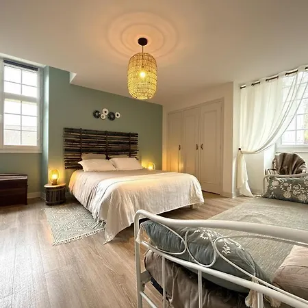 فندق مبيت وإفطار Maison Luzoue 3*